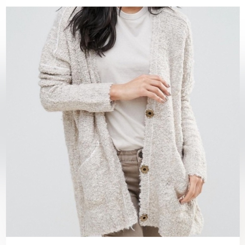 ✨ Free People Boucle Slouch Cardigan Oatmeal Cozy Button Front Sweater M ✨